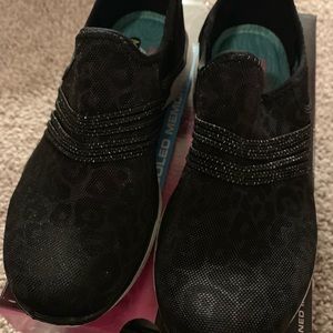Sketchers burst memory foam, black leopard